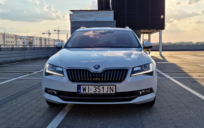 Skoda Superb cena 121900 przebieg: 66369, rok produkcji 2018 z Warszawa małe 742